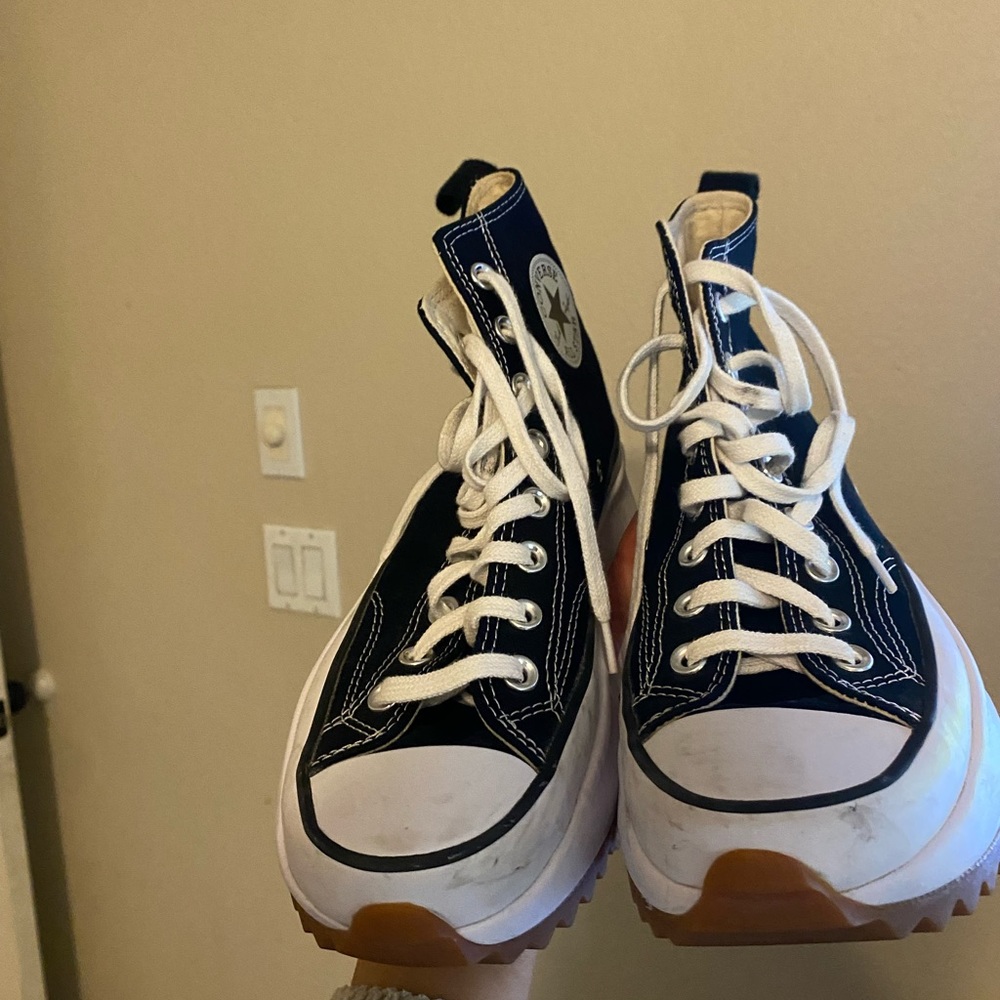 Woman’s converse - Picture 4 of 6